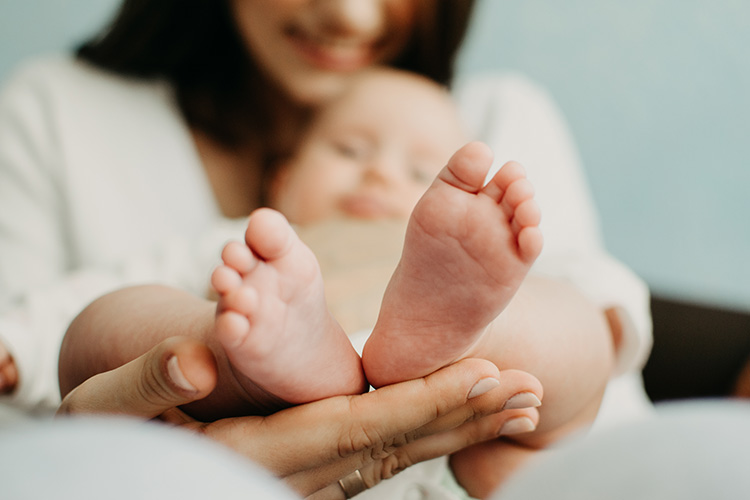 newborn baby development
